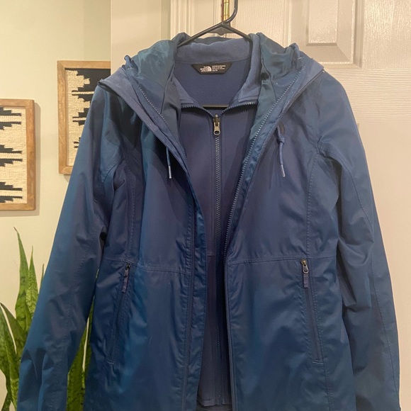 2 in 1 The North Face Rain Jacket with fleece insert - Picture 8 of 11